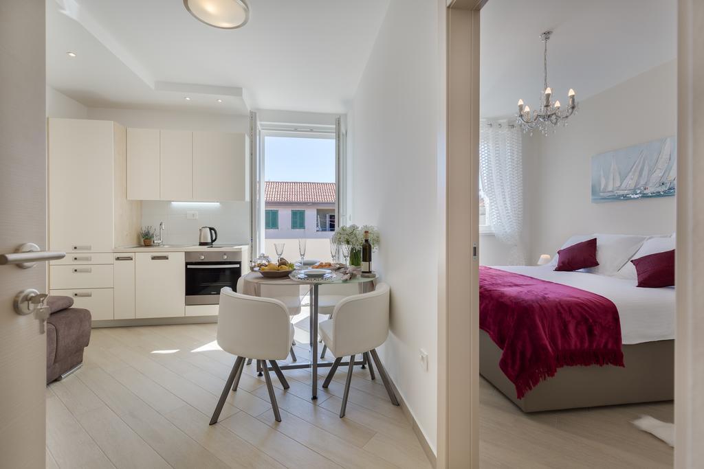 Apartman Boutique With Balconies, In Walking Distance To The Sea Zadar