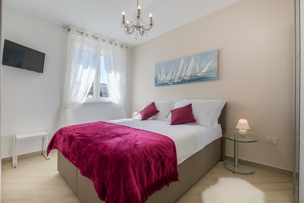 Boutique With Balconies, In Walking Distance To The Sea * Zadar